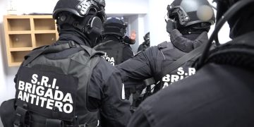 Atac la Ambasada Israelului din București. Un sirian a aruncat cu un cocktail molotov în clădire, apoi a încercat să-și dea foc