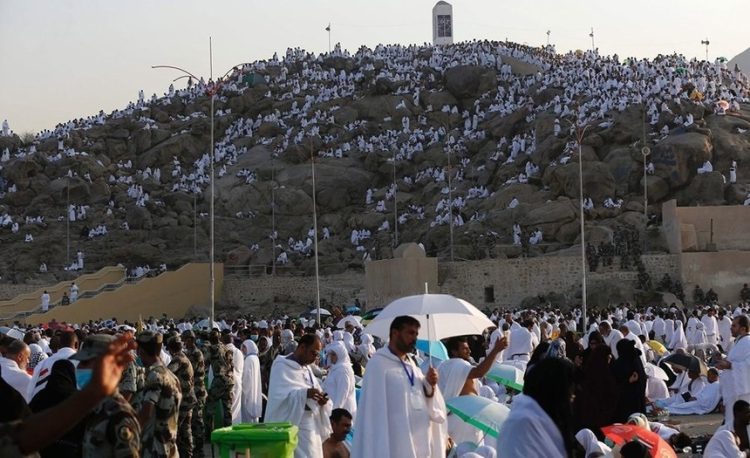 Peste un milion şi jumătate de musulmani se pregătesc pentru punctul culminant al pelerinajului la Mecca