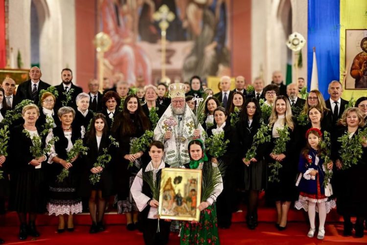 Corala „Doxologia”  sărbătoreşte două decenii de activitate. Concert extraordinar de praznicul Pogorârii Sfântului Duh