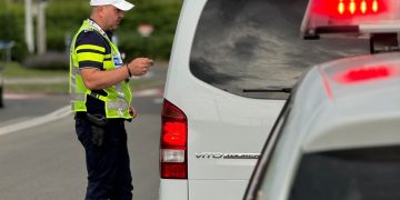 Blocada.  47 de autovehicule controlate de polițiștii din Baia Mare