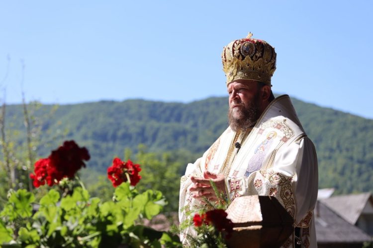 Slujbă arhierească la Parohia Ortodoxă „Sfântul Ioan Valahul” din Valea Muntelui – Bârsana