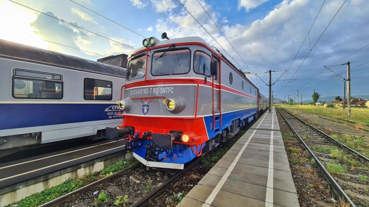 Începe programul estival „Trenurile Soarelui”. La ce oră pleacă din Baia Mare