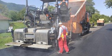 DN 18B: Liniște, toată lumea LINIȘTE! Se mai toarnă un kilometru de asfalt, mai tac proștii 4 ani