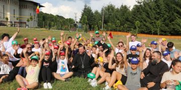 Vizita Preasfințitul Părinte Timotei Sătmăreanul la tabăra de vară organizată la Mănăstirea „Sfântul Proroc Ilie” Dealu Mare