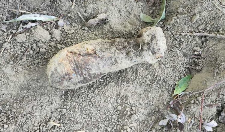 Bombă de aruncător descoperită în Satu Mare, în zona unui pod pietonal peste Someş 