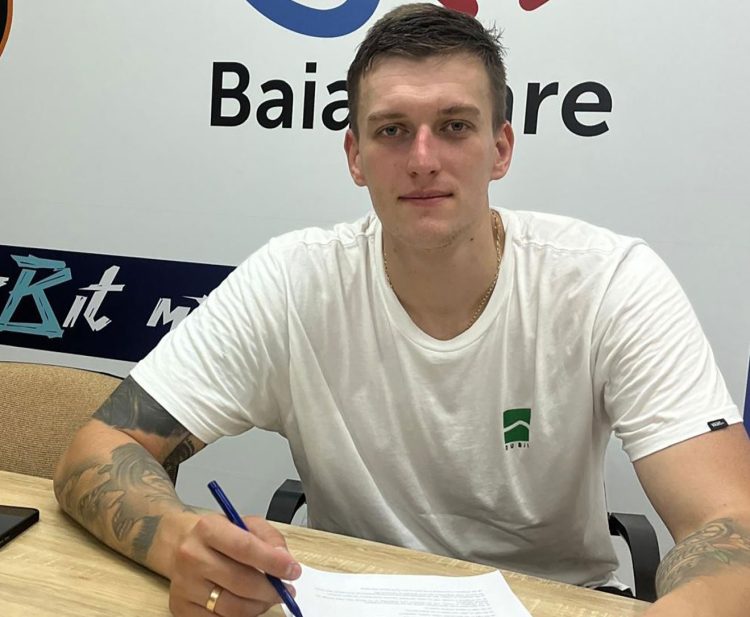 Handbal. Pivotul ucrainean Ivan Burzak vine la CS Minaur Baia Mare