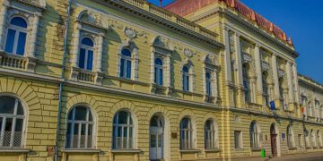 Clădirea-monument a Facultăţii de Medicină din Oradea va fi reabilitată cu 27 milioane de euro