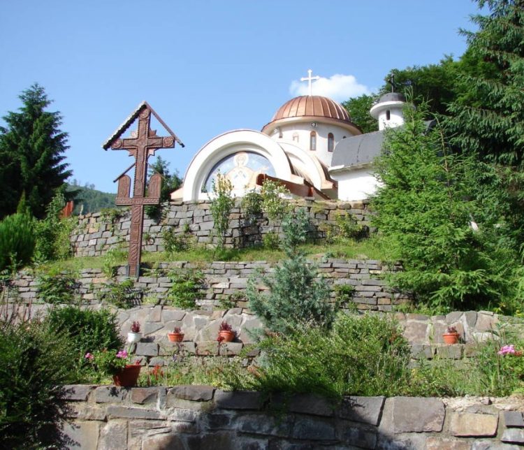 Tradiționala tabără de vară de la Mănăstirea Chiuzbaia a ajuns la cea de-a XI-a ediție