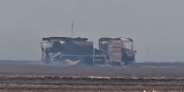 O mașină de pompieri a ars în timpul intervenției la un incendiu de vegetație