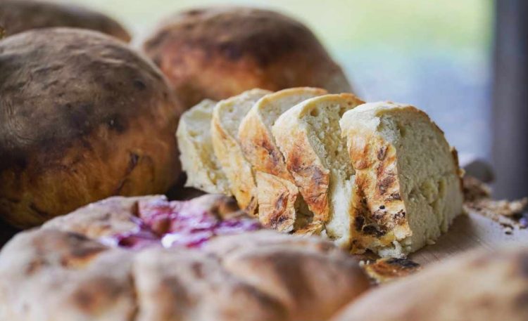 În perioada 10-11 august are loc cea de-a treia ediție a evenimentului „Dorul pâinii de ACASĂ”