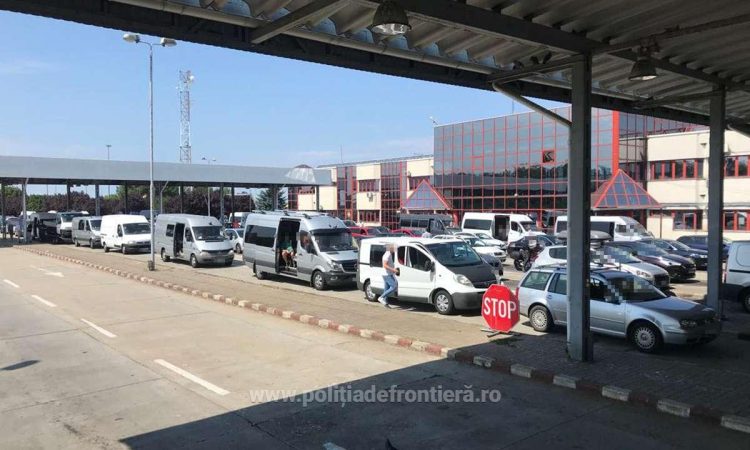 Măsuri pentru fluidizarea traficului de călători în sezonul estival. Aproximativ 328.000 de persoane au tranzitat prin PTF Petea și Urziceni