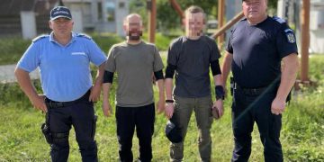 Doi ucrainieni care au trecut ilegal frontiera de stat, pentru a scăpa de război, depistaţi de jandarmi în apropierea frontierei
