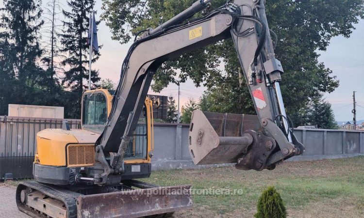 Utilaj în valoare de aproximativ 70.000 de euro, căutat de autorităţile franceze, depistat de poliţiştii de frontieră la Mocira