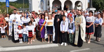 Sărbătoare la Viile Apei. Slujbă Maicii Domnului la Parohia „Sfinții Arhangheli Mihail și Gavril”