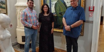 Distinși oaspeți la Muzeul Judeţean de Artă: Várady Mária, renumită actriță la Budapesta, şi Pajor András, președinte Academiei Culturale Creştine din Ungaria
