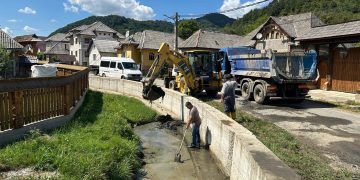 Au fost finalizate lucrările de decolmatare a albiei Văii Porcului din comuna Vadu Izei