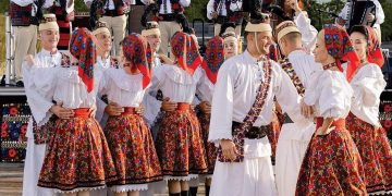 Invitaţie la Ziua reîntâlnirii cu Fiii Satului Viile Apei – Racșa Vii