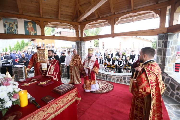 Serbarea hramului Schitului „Tăierea capului Sfântului Proroc Ioan Botezătorul” Izvoare – Protopopiatul Sighet