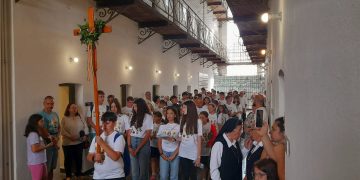 Tinerii greco-catolici participanţi la pelerinajul Şimleul Silvaniei – Sighetu Marmației au ajuns la Memorialul Victimelor Comunismului
