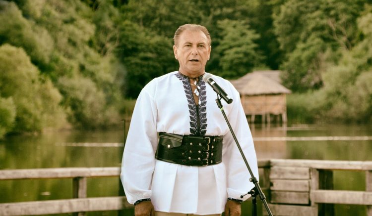 Nicolae Furdui Iancu cântă pe scena principală de la Untold