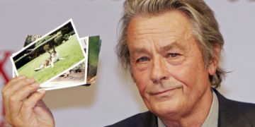 Directorul Festivalului de Film de la Veneția îi aduce un omagiu lui Alain Delon, care, în opinia sa, a urcat pe „Olimpul nemuritorilor”