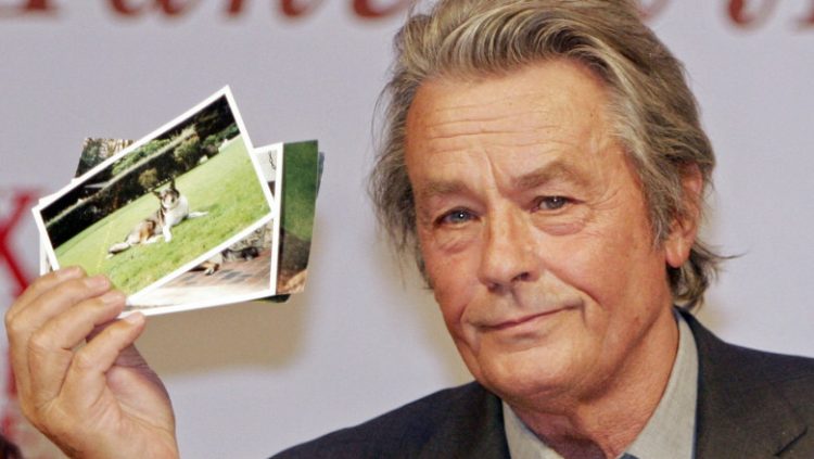 Directorul Festivalului de Film de la Veneția îi aduce un omagiu lui Alain Delon, care, în opinia sa, a urcat pe „Olimpul nemuritorilor”