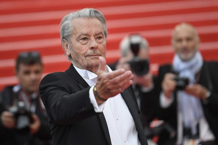 Doliu în lumea cinematografiei. A murit Alain Delon, la vârsta de 88 de ani