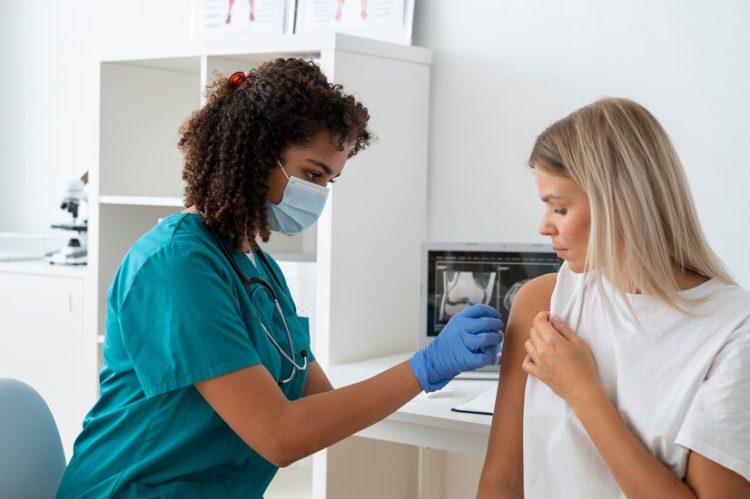 Școlile postliceale sanitare pregătesc tot mai prost viitoarele asistente medicale