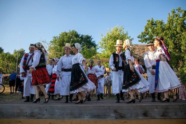 “Claca Danţului”, la Muzeul Satului din Baia Mare