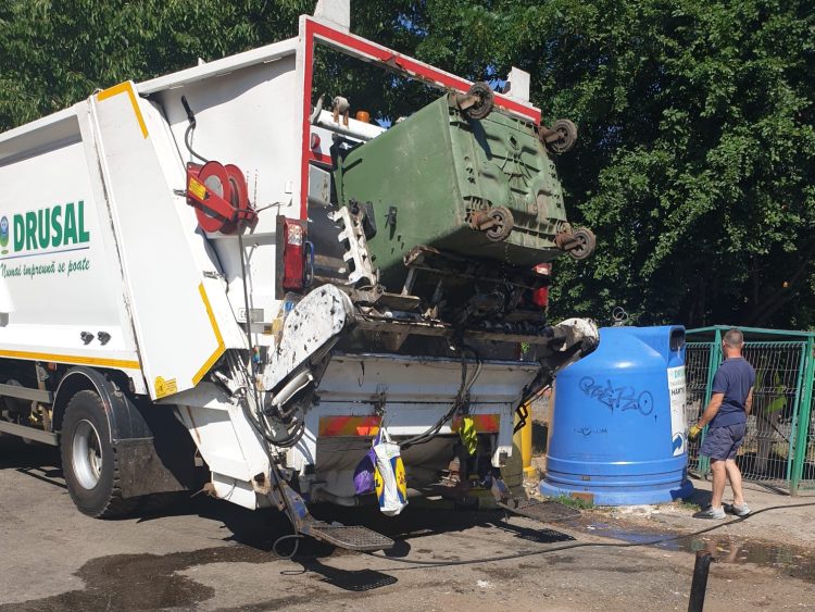 Agenții economici din Baia Mare amendați dacă aruncă deșeurile la containerele publice