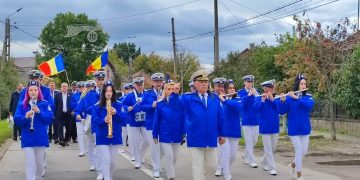 Fanfara Municipală Baia Mare susține un concert în aer liber