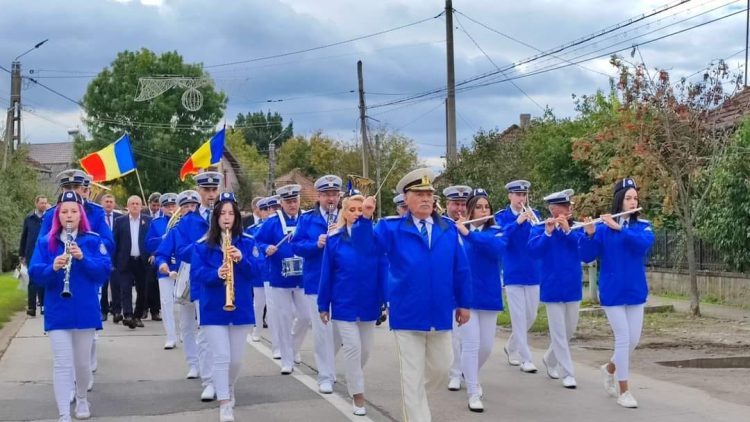 Fanfara Municipală Baia Mare susține un concert în aer liber