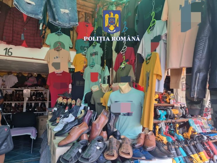 Articole de îmbrăcăminte, în valoare de peste 10.000 de lei, indisponibilizate de polițiști
