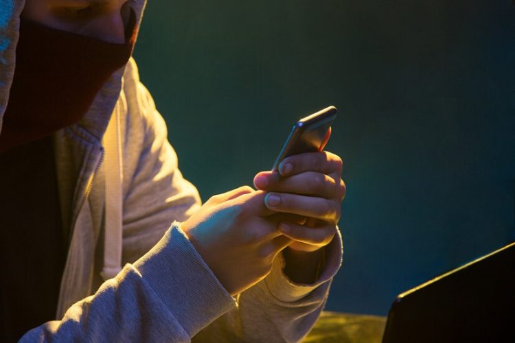 Sighet. A intrat pe geam în casă și i-a furat telefonul