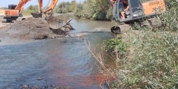Lucrări la râul Lăpuș în Bozânta Mică