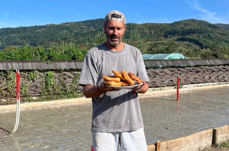 Chef Nicolai Tand își face bucătărie de vară în Rozvalea