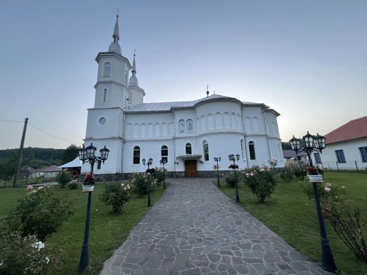 Concert de pricesne la Parohia Ortodoxă Făureşti