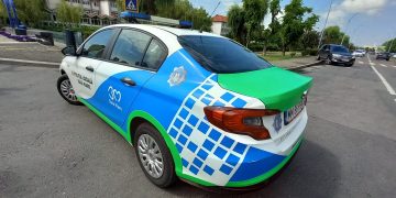 Baia Mare. A adormit alăptând copilul și s-a trezit cu poliția lângă ea