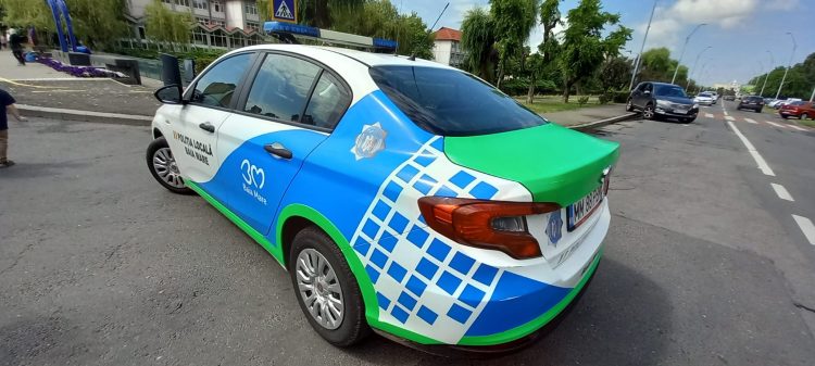 Baia Mare. A adormit alăptând copilul și s-a trezit cu poliția lângă ea