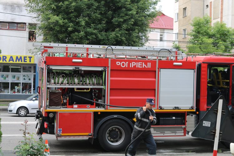 Baia Mare. Incendiu la un imobil de pe strada Victoriei