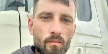 Românul care a atacat o fetiţă în Londra poate da foc din nou Angliei…