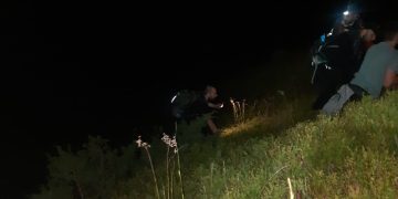 Acţiune a salvamontiştilor maramureşeni pentru coborârea de pe munte a trei ucraineni rătăciţi – foto