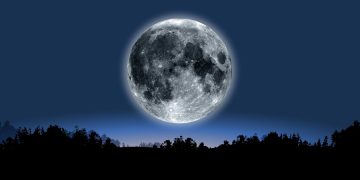 Superluna Albastră. Când va avea loc cea mai mare și strălucitoare lună plină din acest an