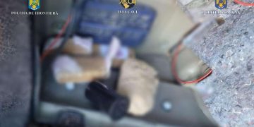 Canabis descoperit de polițiștii de frontieră în portbagajul unui francez