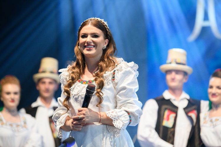 Lavinia Goste și Marius Zorilă, aniversare cu peste 1200 de invitaţi: Totul s-a ȋntâmplat fără ca artiștii să știe