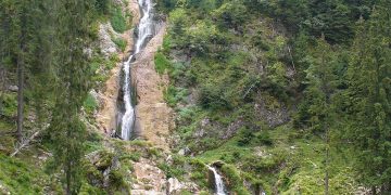 Adevărata înălțime a Cascadei Cailor din Maramureș