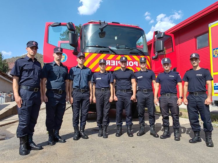 Opt elevi ai Școlii de Subofițeri de Pompieri și Protecție Civilă „Pavel Zăgănescu” fac practică la ISU Maramureș