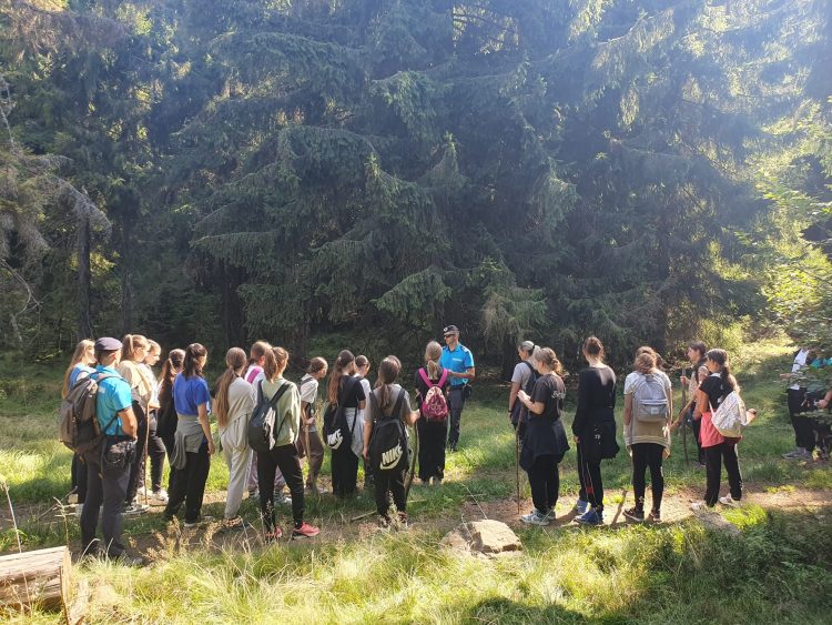 Sportive din Dej aflate în cantonament la Cavnic, activitate comună cu jandarmii montani