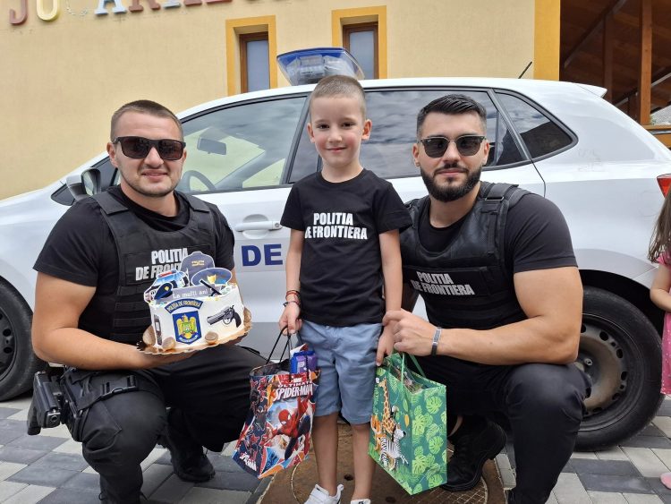 David a împlinit 6 ani. Ce surpriză i-au făcut polițiștii de frontieră