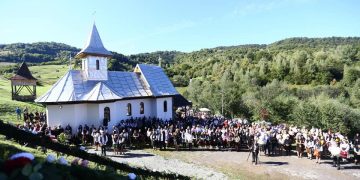 A fost târnosită biserica Schitului „Înălțarea Sfintei Cruci” din Săliștea de Sus
